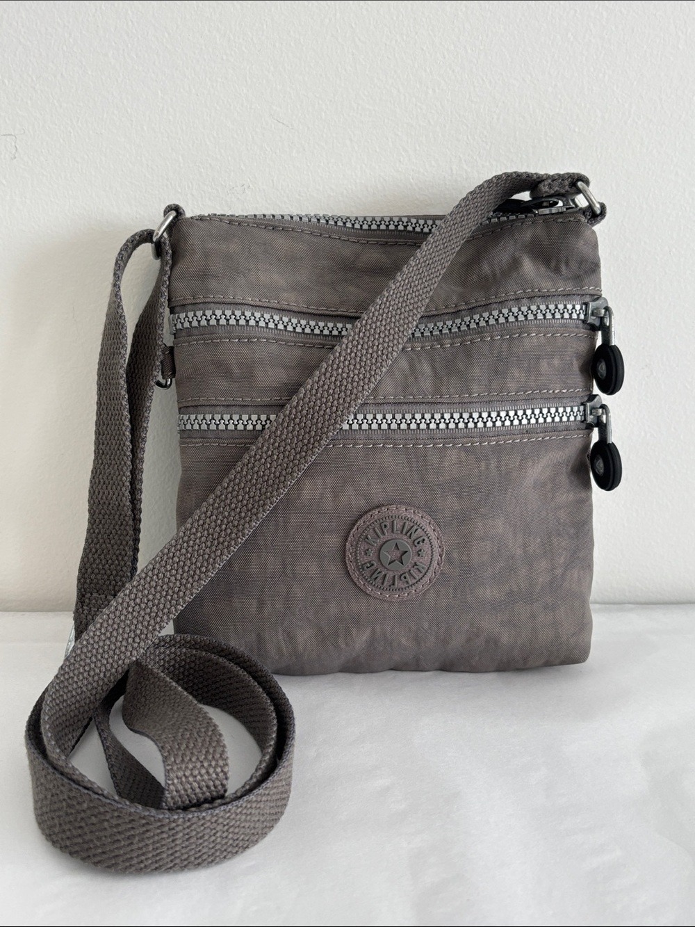 KIPLING Alvar nylon crossbody bag purse top zip closure 2 ext zip pockets grey